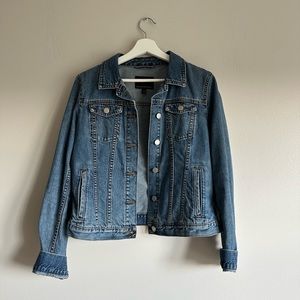 Banana Republic Medium Wash Jean Jacket